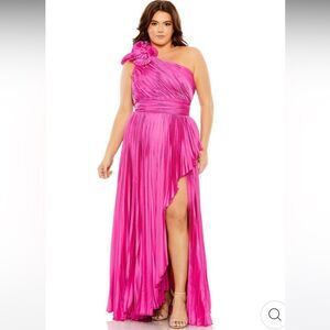 Mac Duggal PLEATED ONE SHOULDER ROSETTE DETAIL GOWN NWT